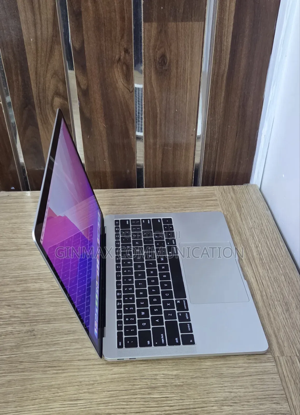 Laptop Apple MacBook Pro 2017 8GB Intel Core i5 SSD 256GB