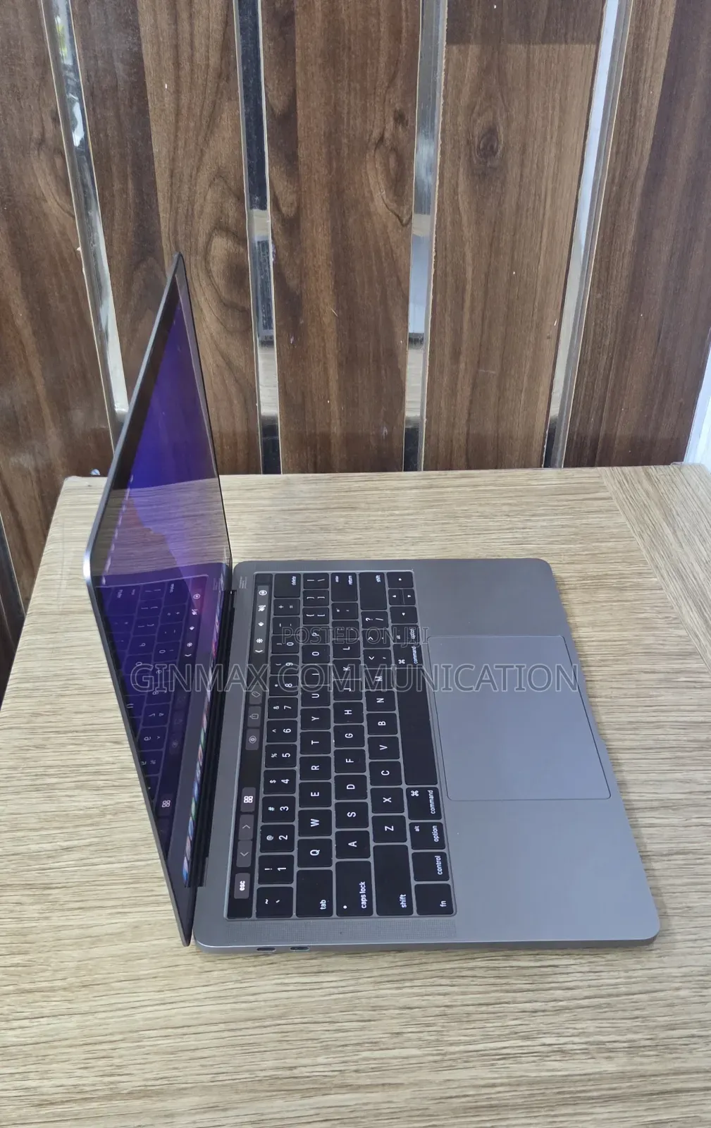 Laptop Apple MacBook Pro 2017 16GB Intel Core i7 SSD 512GB