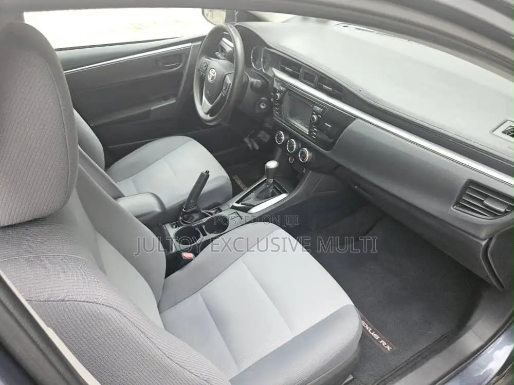 Toyota Corolla LE 4dr Sedan (1.8L 4cyl CVT) 2017 Gray