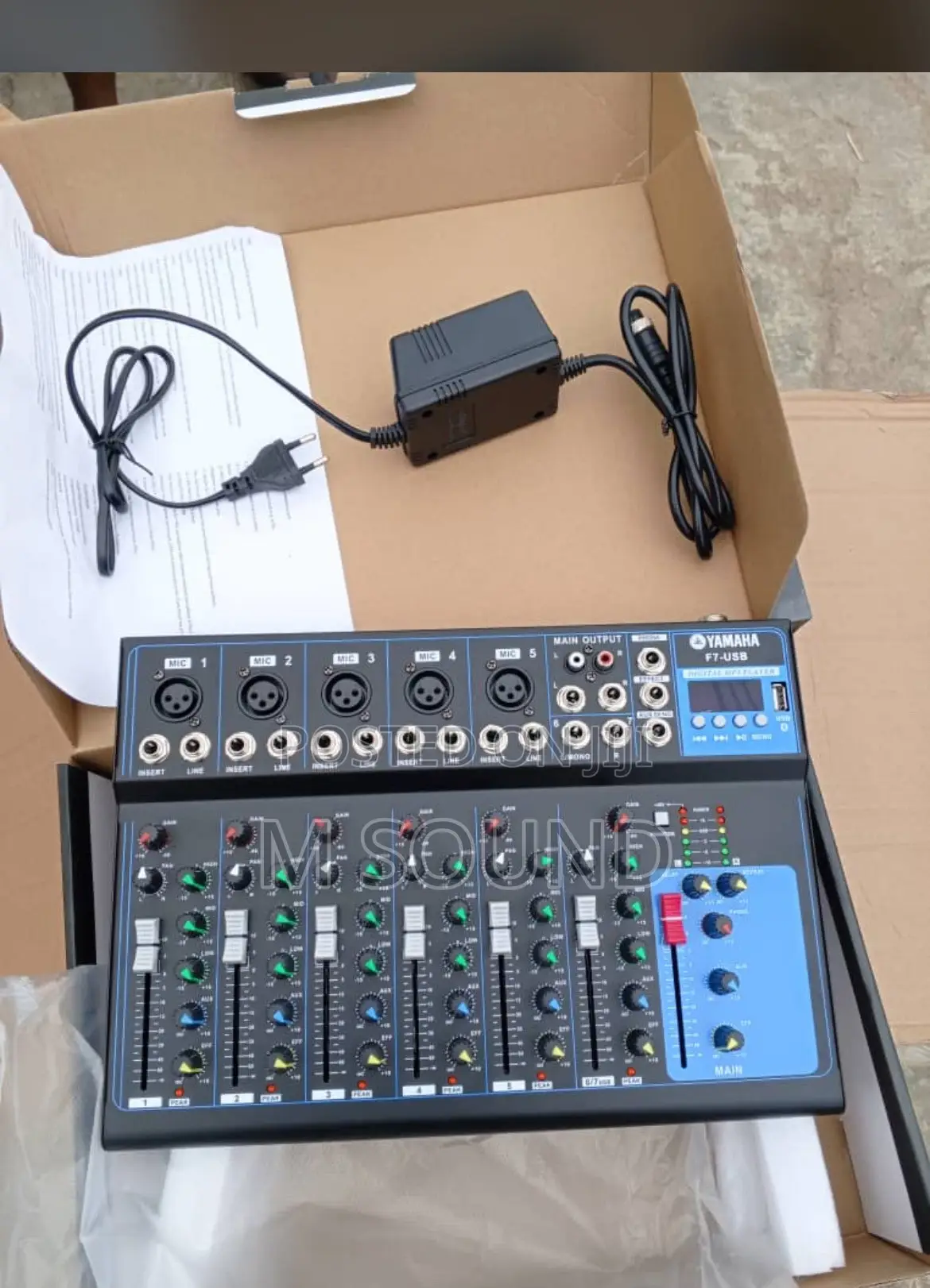 Yamaha 7 Channels Mixer