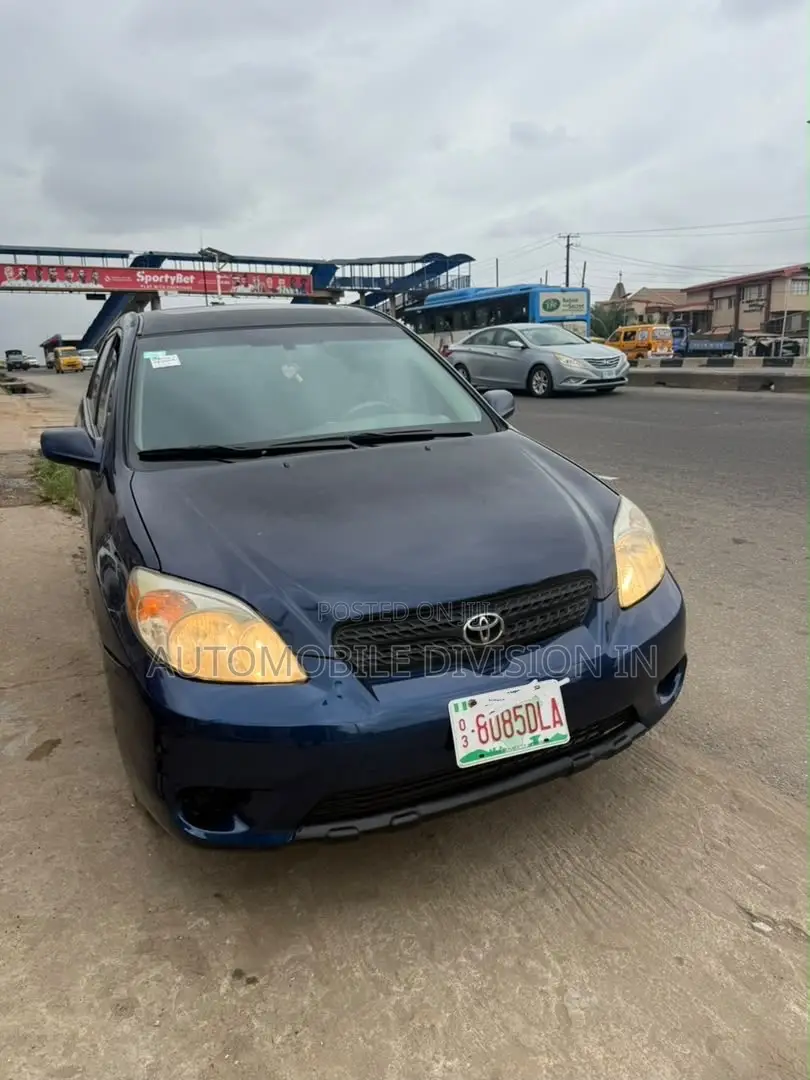 Toyota Matrix XR Hatchback AWD (1.8L 4cyl 4A) 2005 Blue