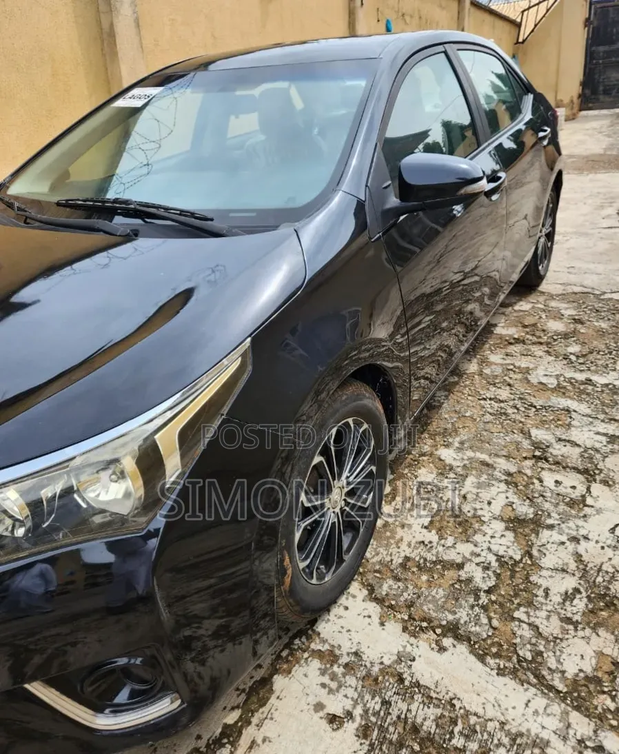 Toyota Corolla 2016 Black