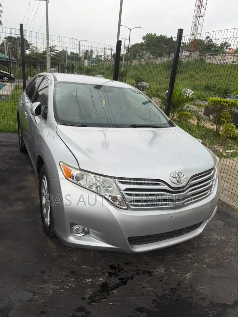 Toyota Venza AWD 2010 Silver
