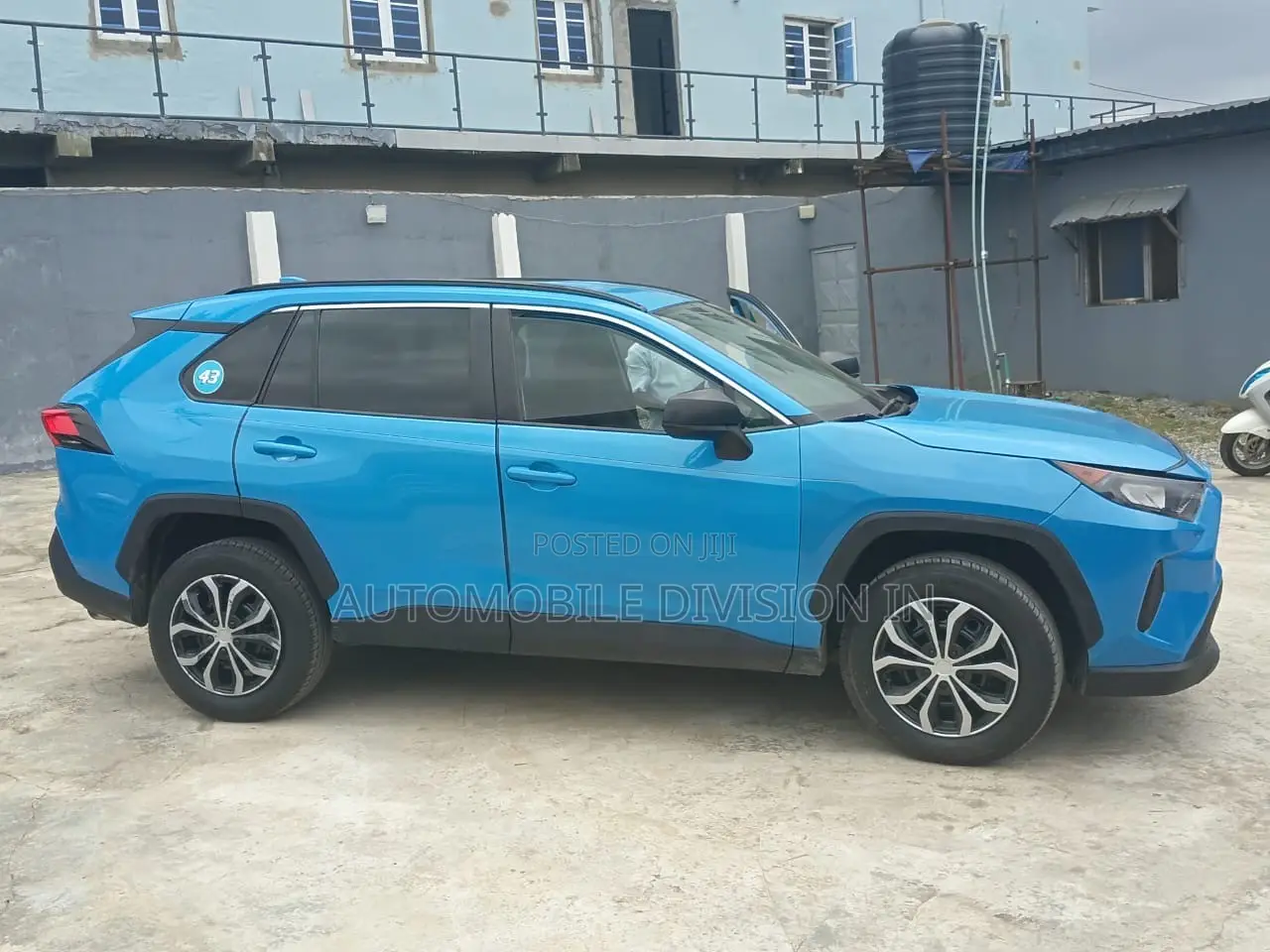 Toyota RAV4 LE 2021 Blue