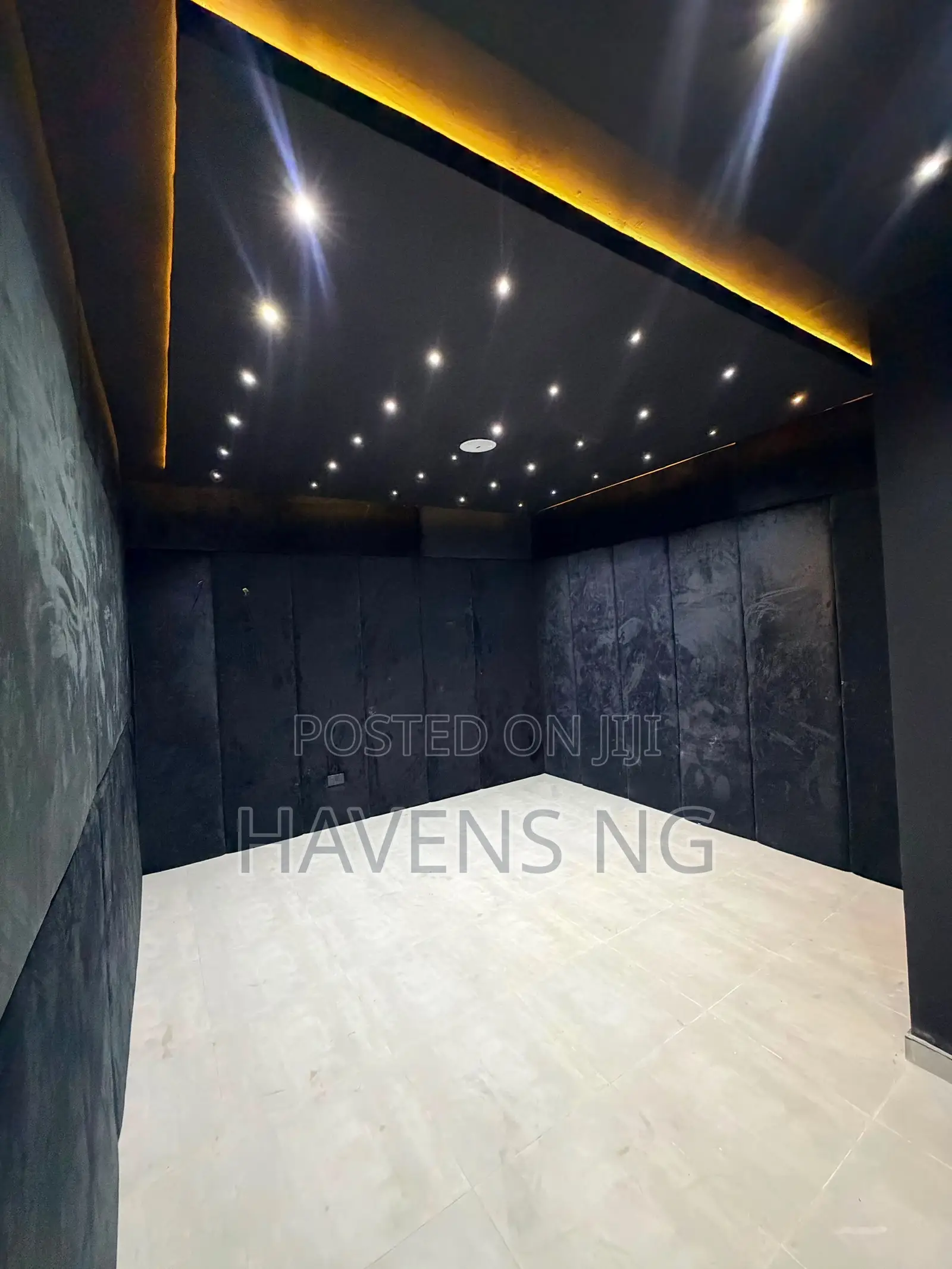 4bdrm Penthouse in Akobo for sale