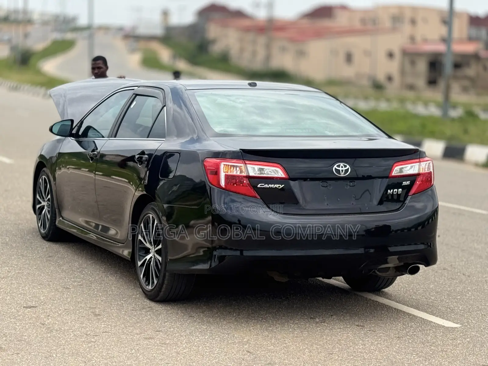 Toyota Camry SE 4dr Sedan (2.5L 4cyl 6A) 2013 Black