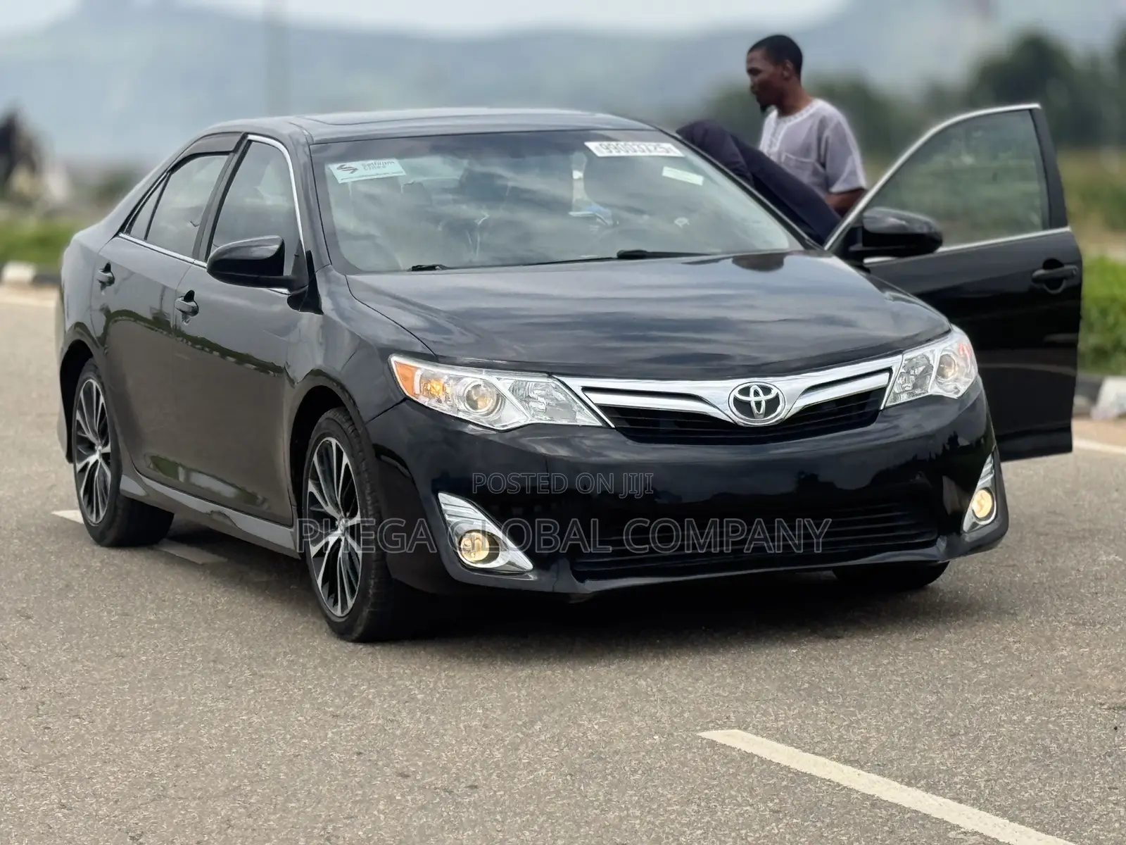 Toyota Camry SE 4dr Sedan (2.5L 4cyl 6A) 2013 Black