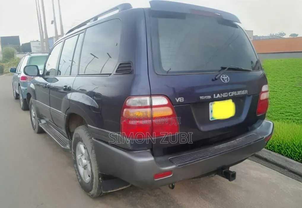 Toyota Land Cruiser 2005 Blue