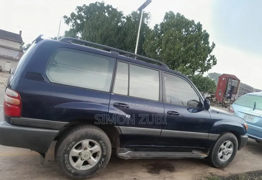 Toyota Land Cruiser 2005 Blue
