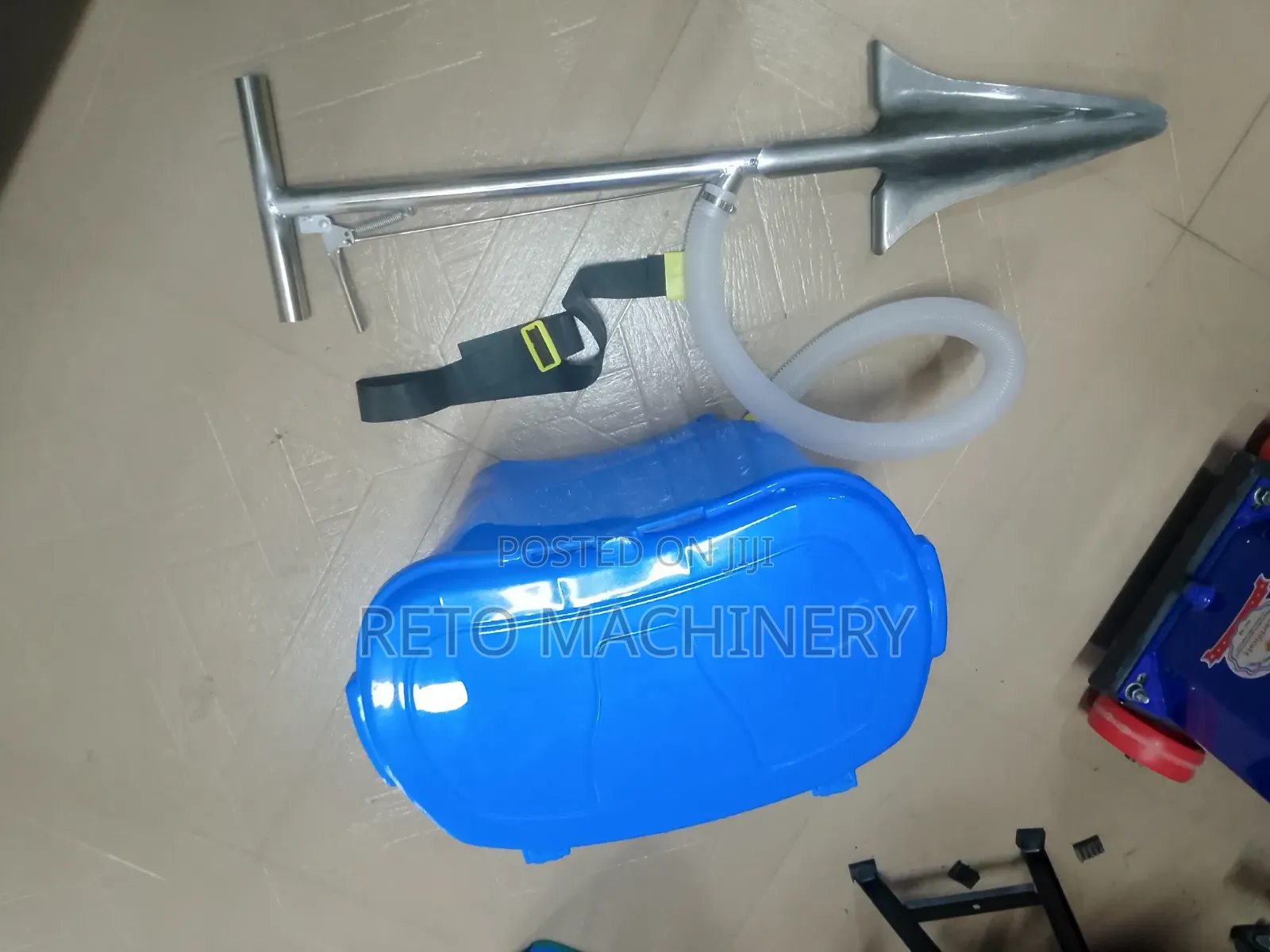 Reto Fertilizer Applicator With Shovel