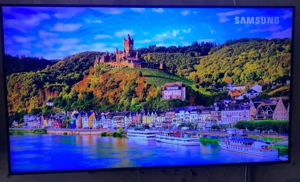 Samsung 50 Inches Q60A QLed Full Smart TV With Free Netflix