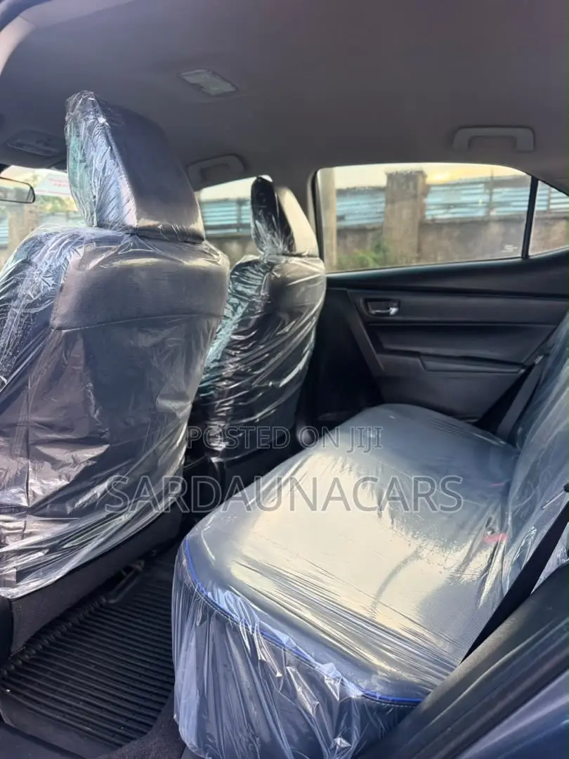Toyota Corolla SE (1.8L 4cyl 2A) 2018 Gray