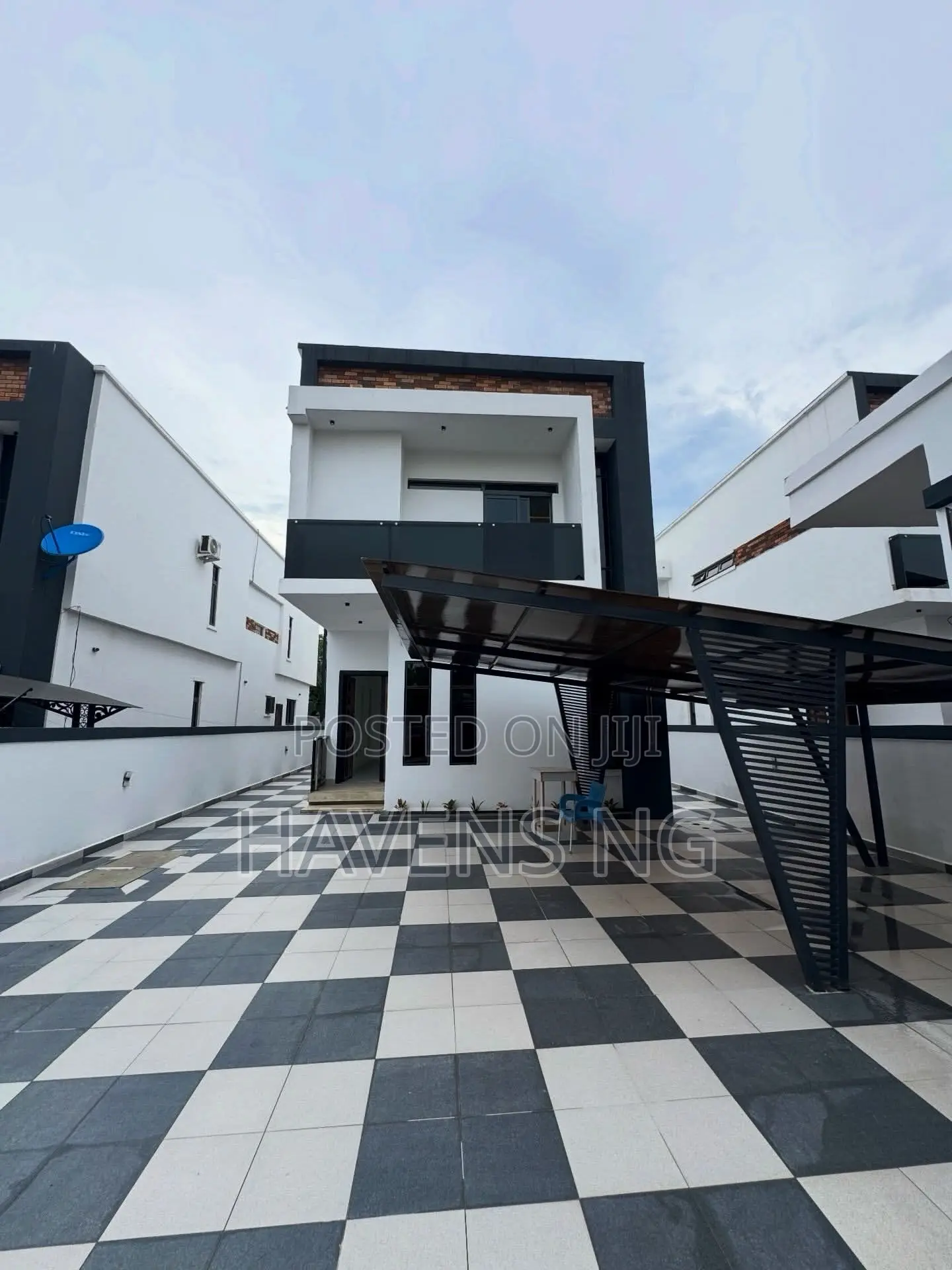 4bdrm Duplex in Eneka for sale