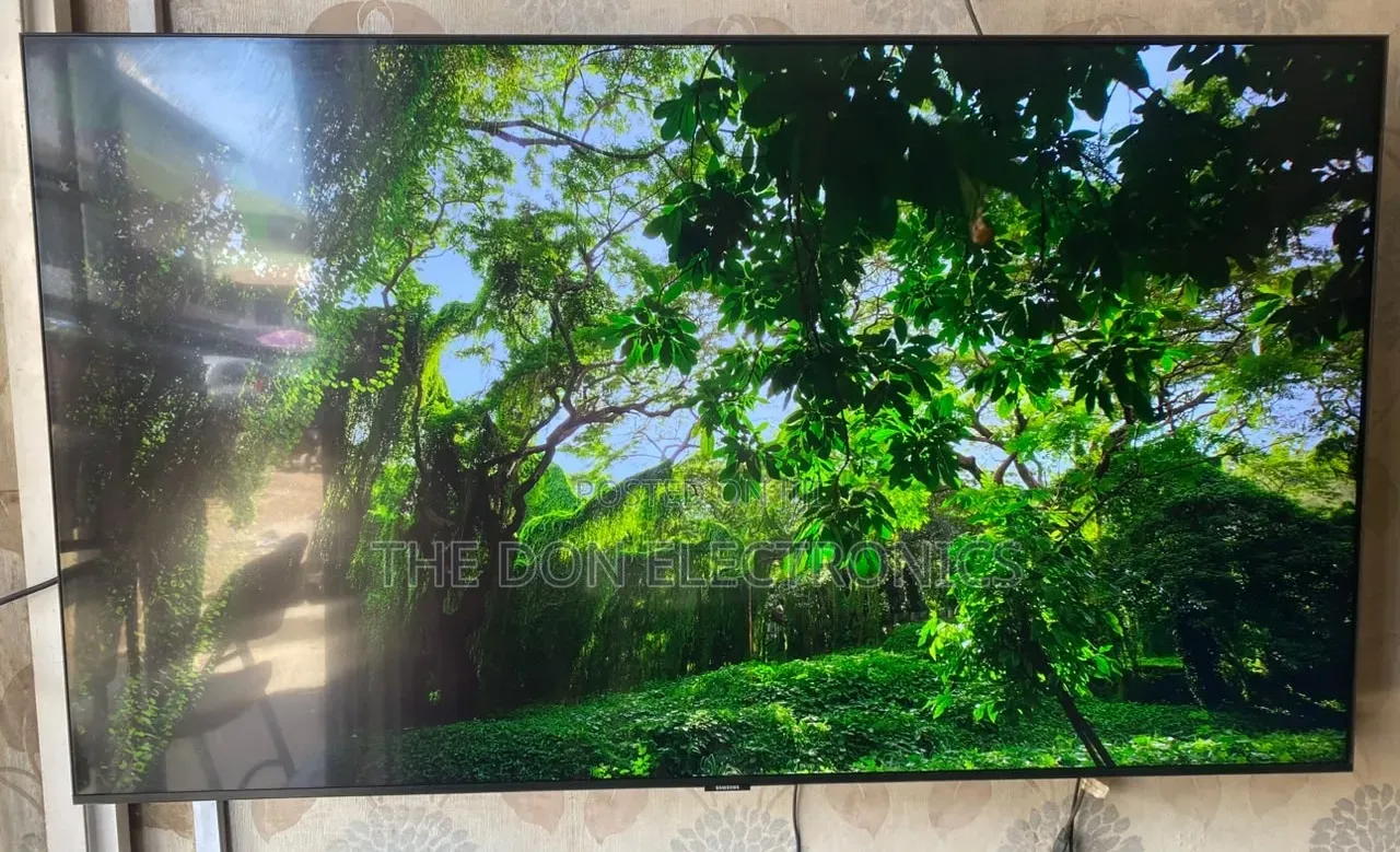 Samsung Crystal UHD Full Smart TV With Free Netflix