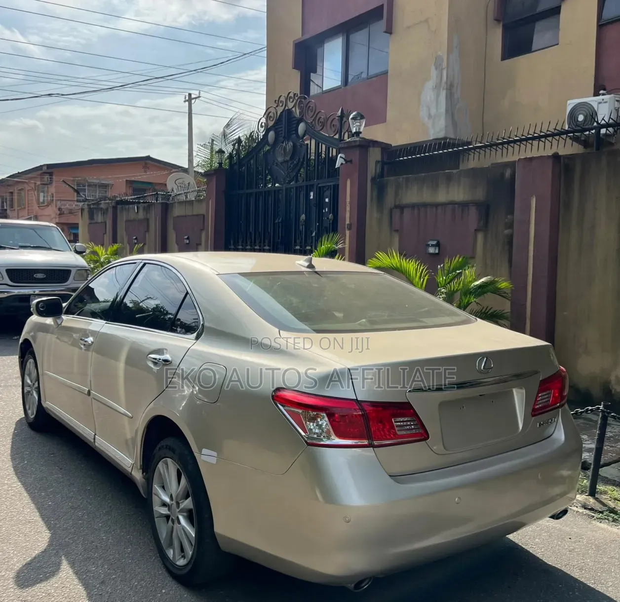 Lexus ES 2012 Gold