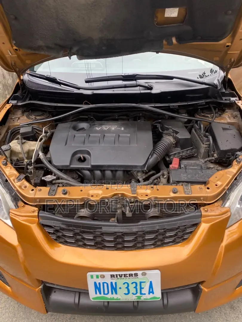 Toyota Matrix 2010 Orange