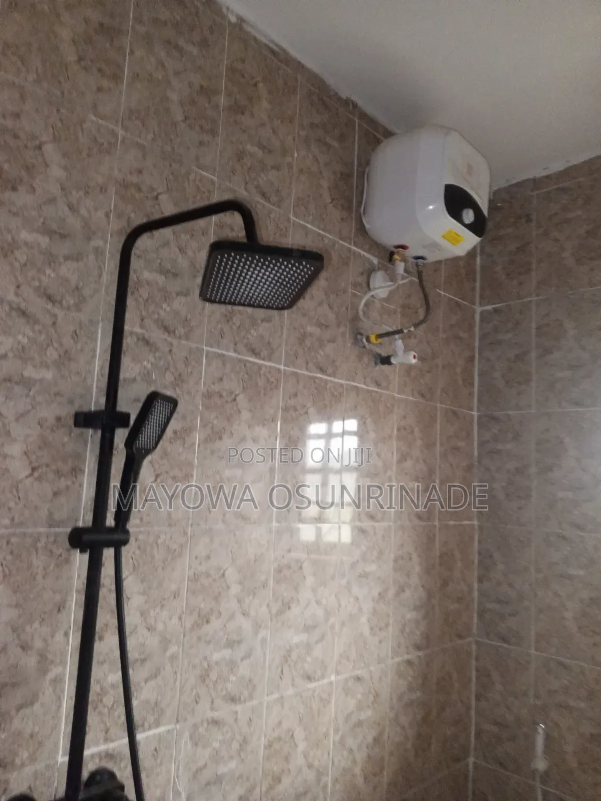 2bdrm Apartment in Ologuneru for rent