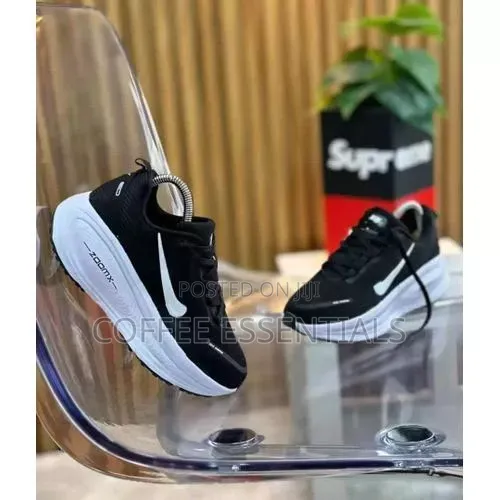 Nike Vomero Plus Unisex Sneakers