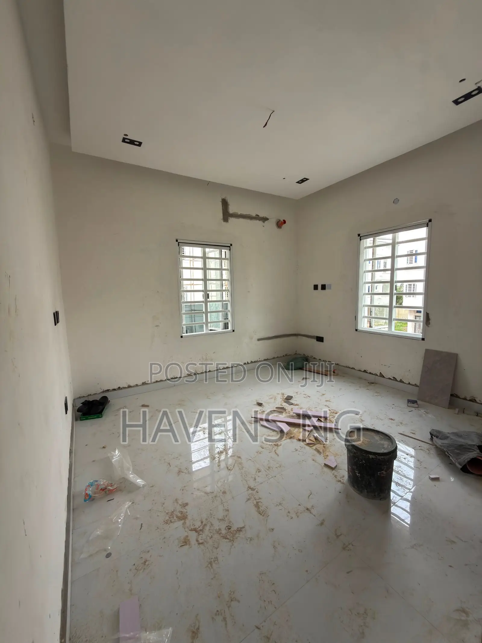 5bdrm Duplex in Old GRA for sale