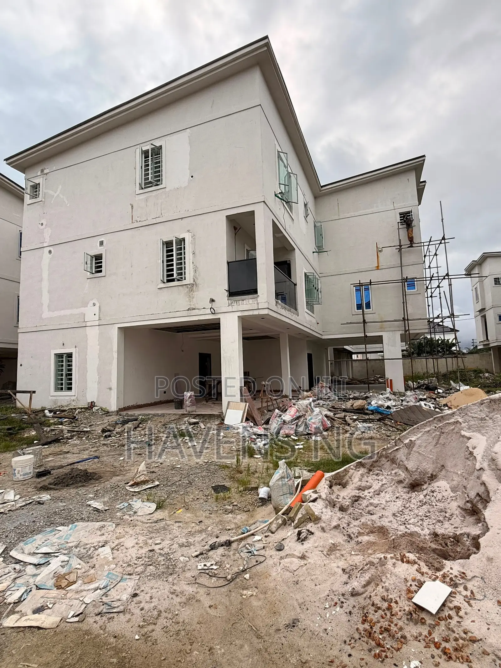5bdrm Duplex in Old GRA for sale