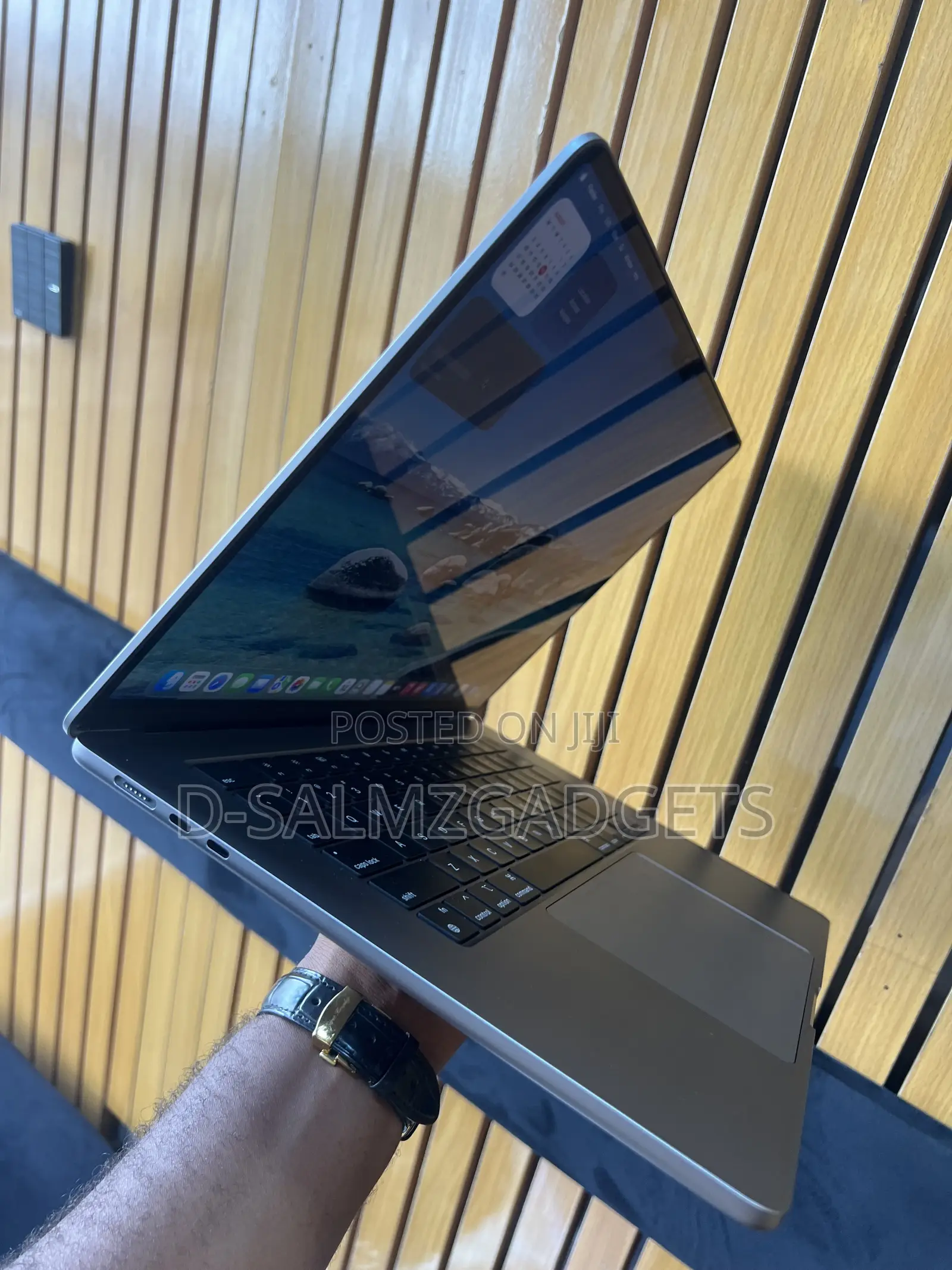 Laptop Apple MacBook Air 2024 M3 16GB Apple M3 SSD 512GB