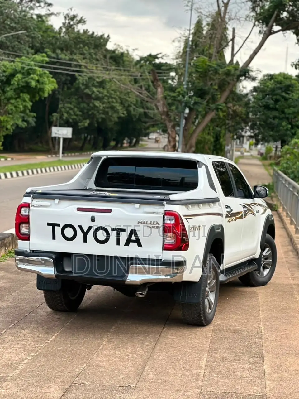 Toyota Hilux 2017 White