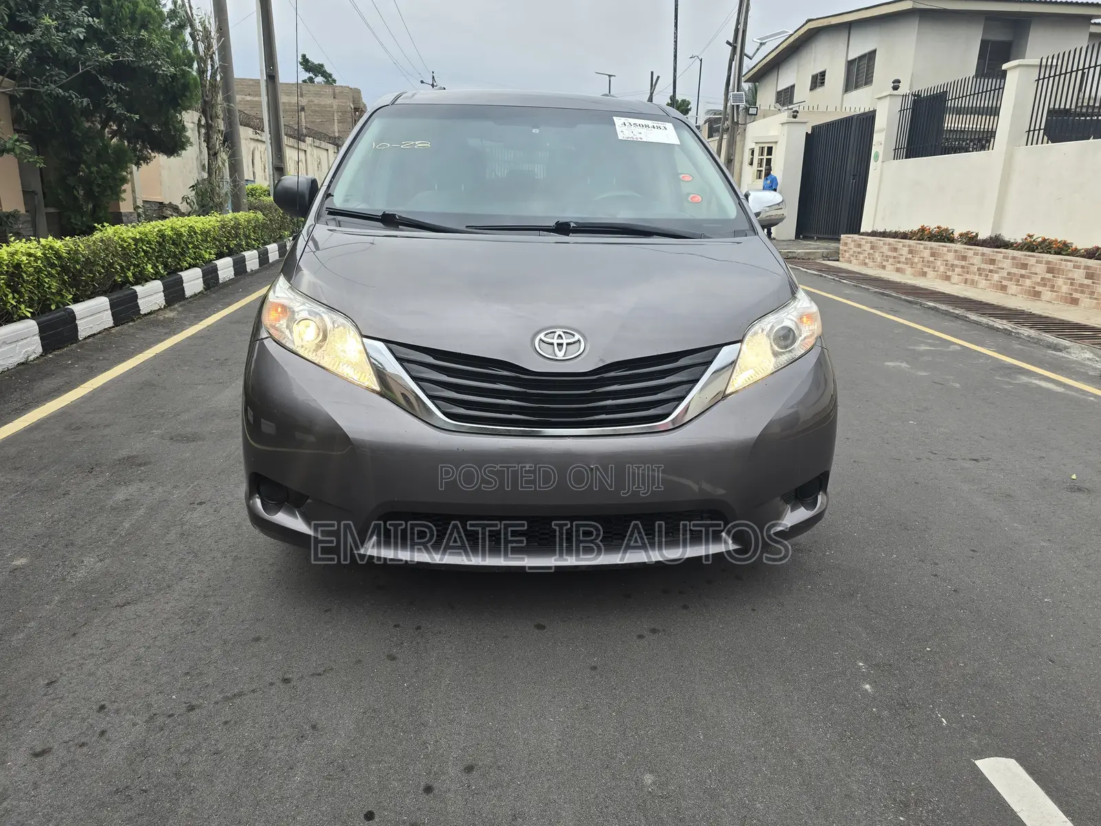 Toyota Sienna LE 8 Passenger 2011 Gray