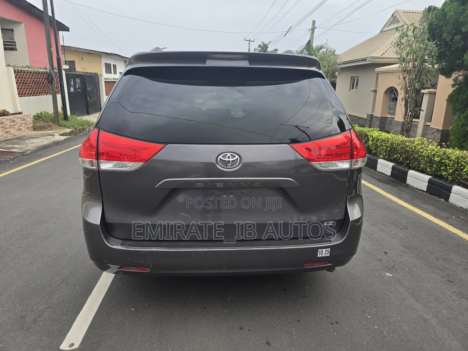 Toyota Sienna LE 8 Passenger 2011 Gray