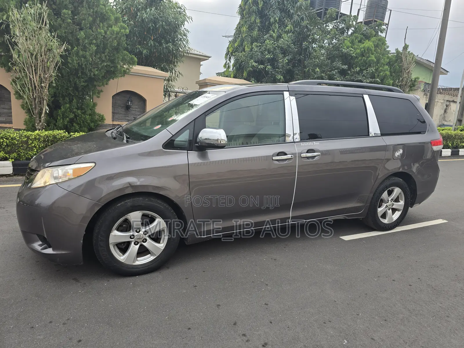 Toyota Sienna LE 8 Passenger 2011 Gray