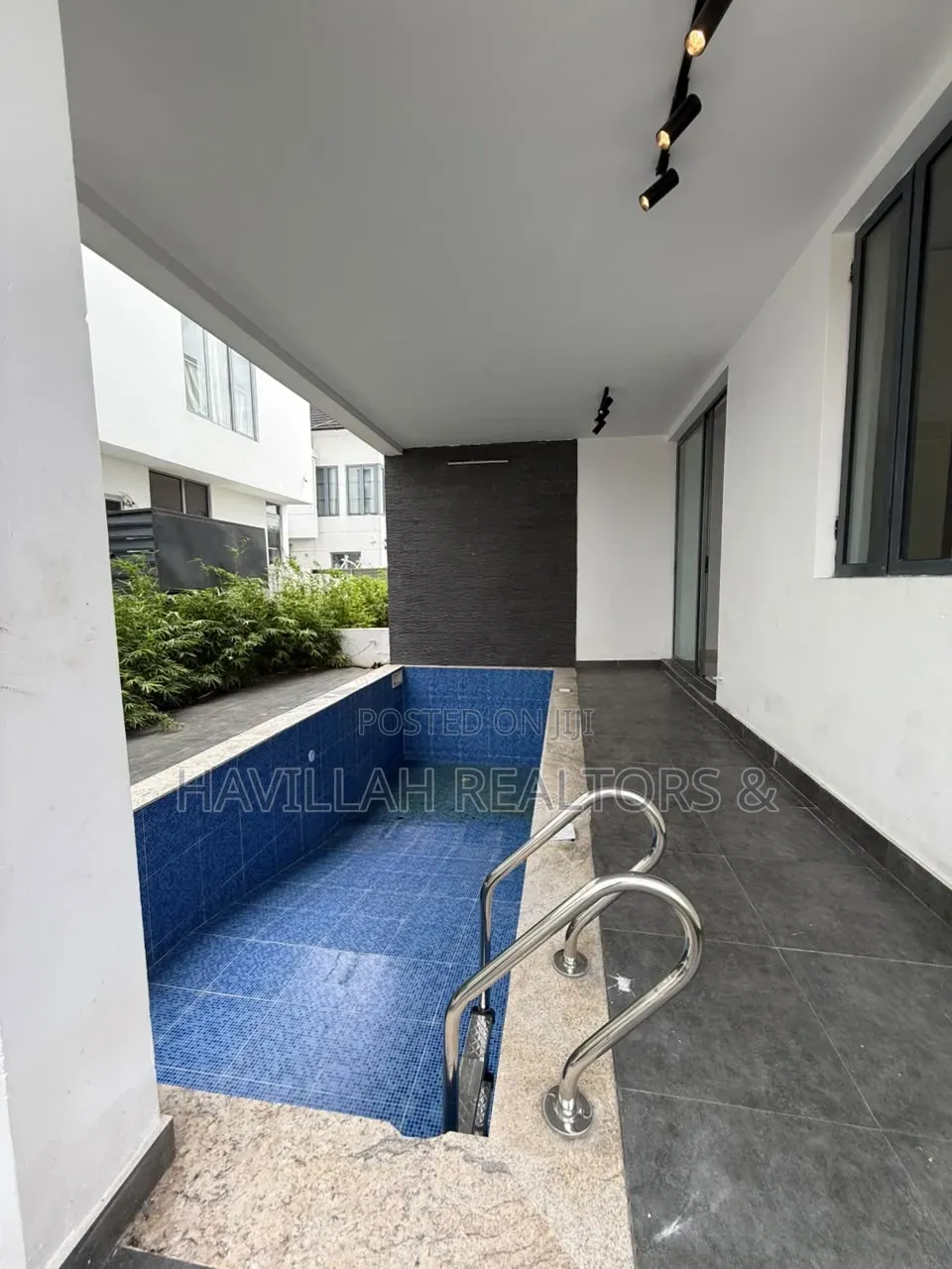 5bdrm Duplex in Ikate for sale