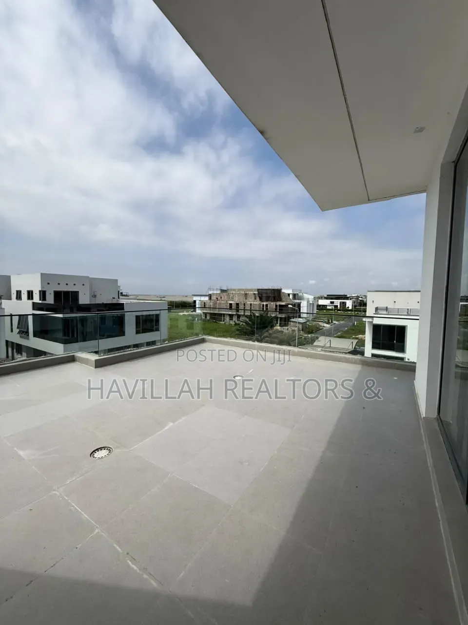 5bdrm Duplex in Ikate for sale