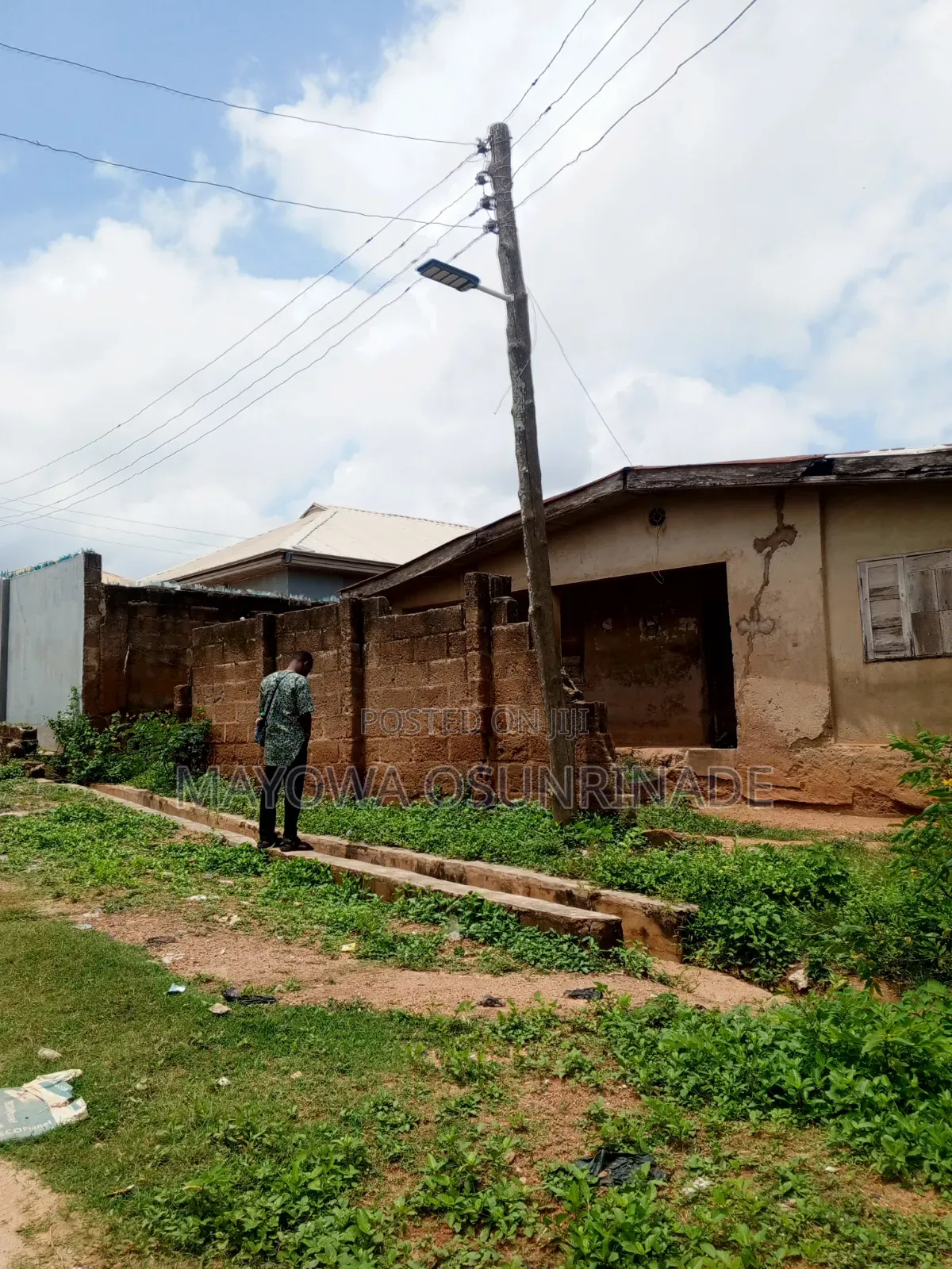 8bdrm Bungalow in Moniya for sale