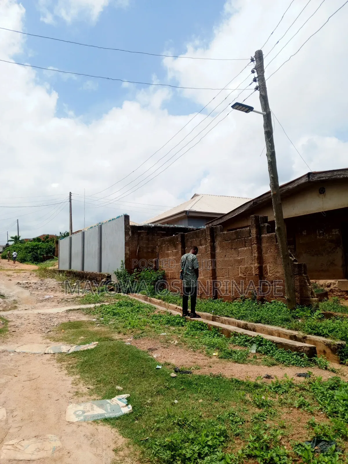 8bdrm Bungalow in Moniya for sale