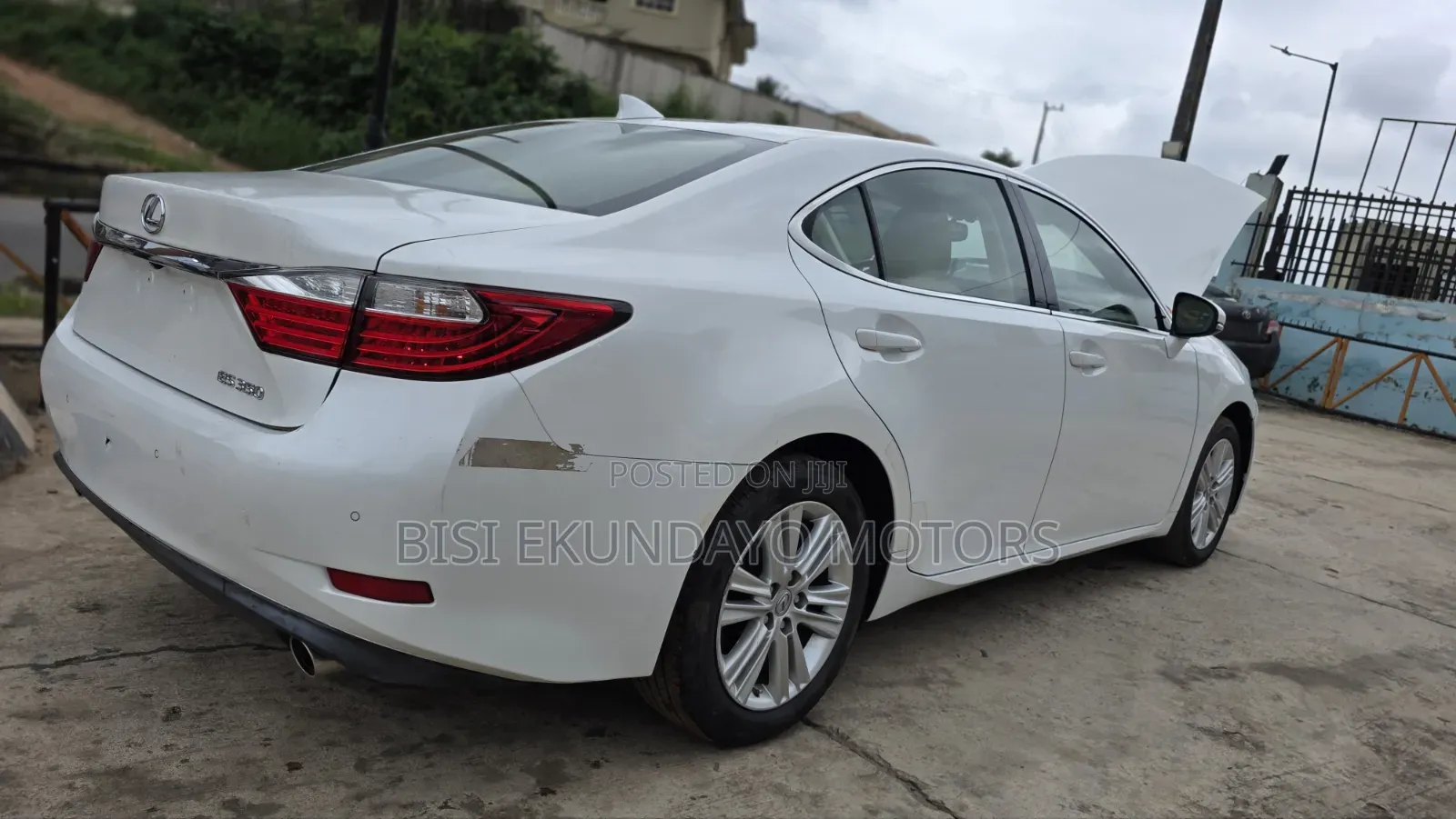 Lexus ES 350 FWD 2015 White