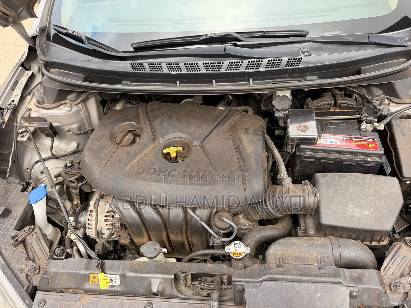 Hyundai Elantra Limited Sedan FWD (1.8L 4cyl 6A) 2013 Gold