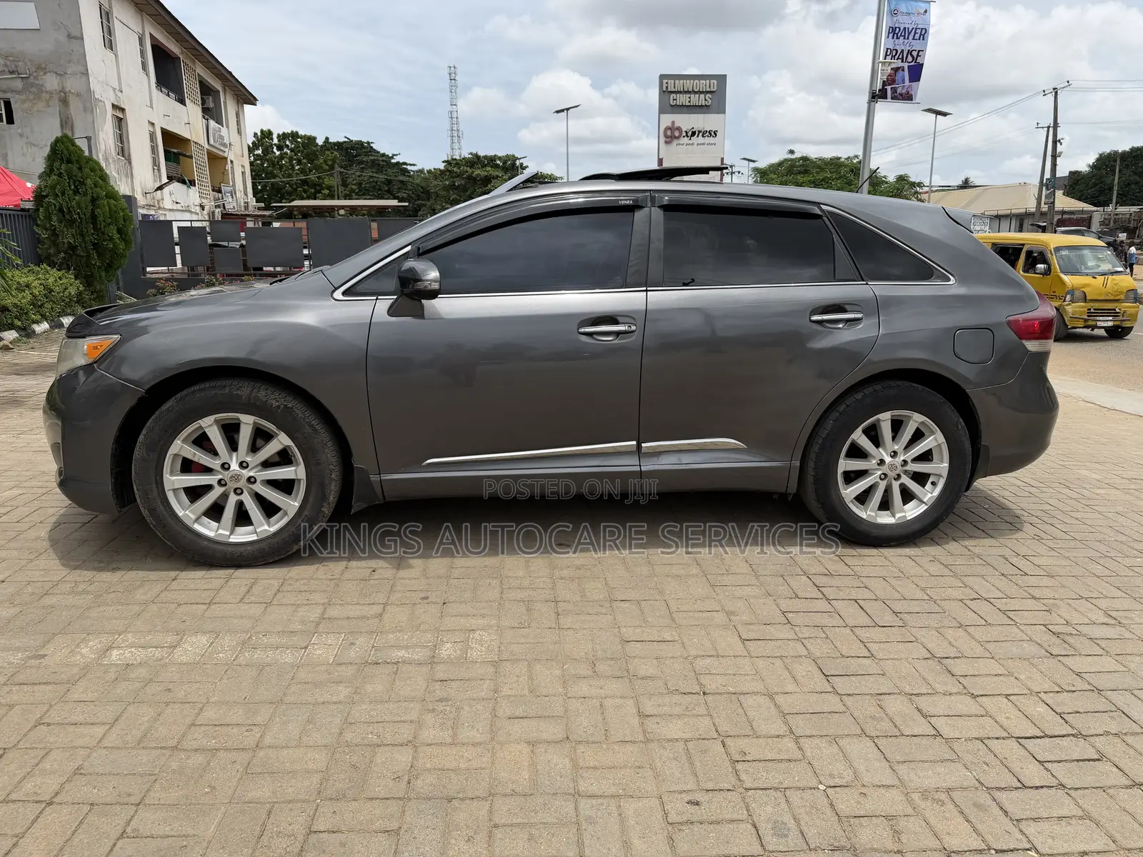 Toyota Venza XLE 2010 Gray