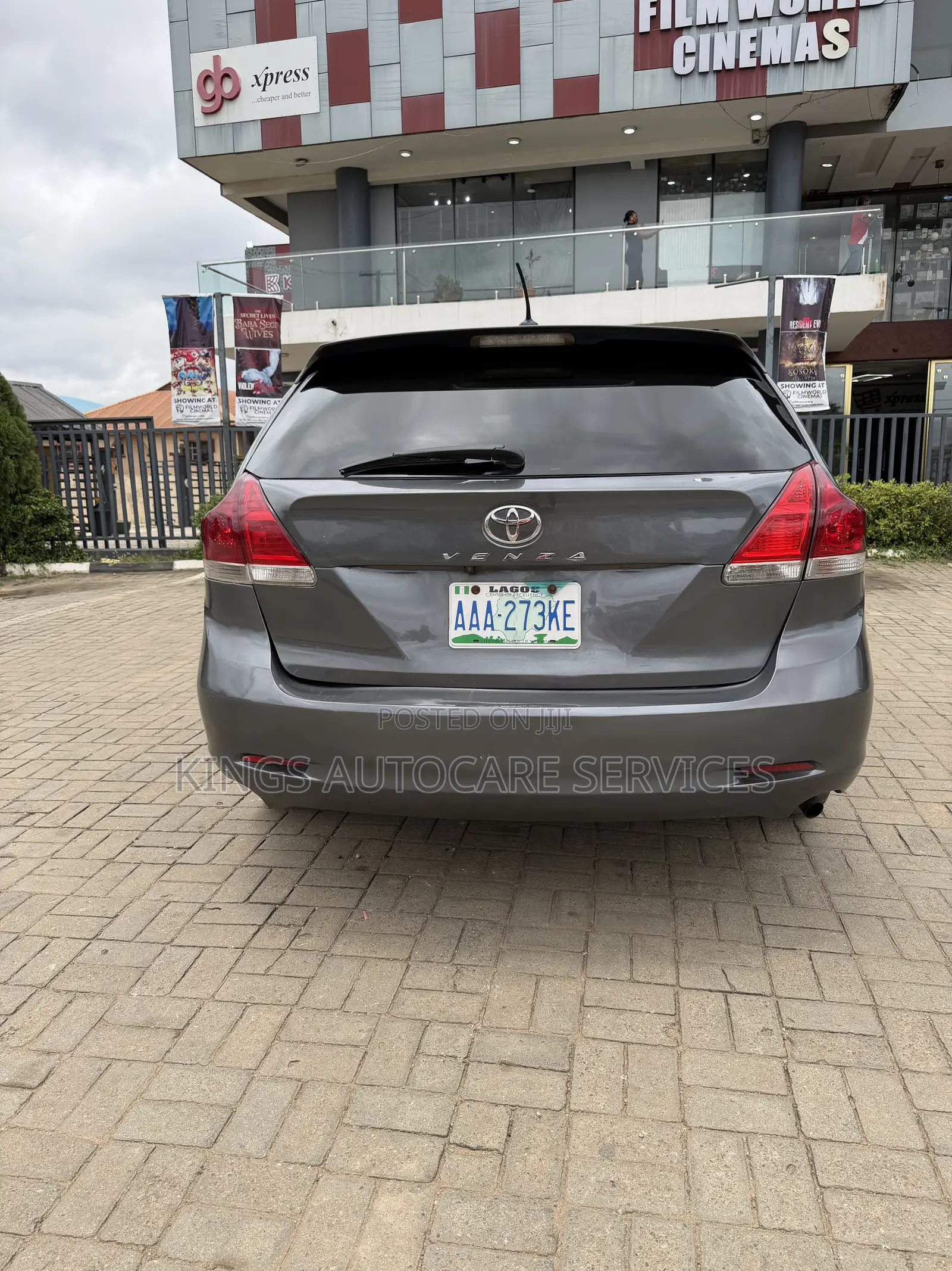 Toyota Venza XLE 2010 Gray