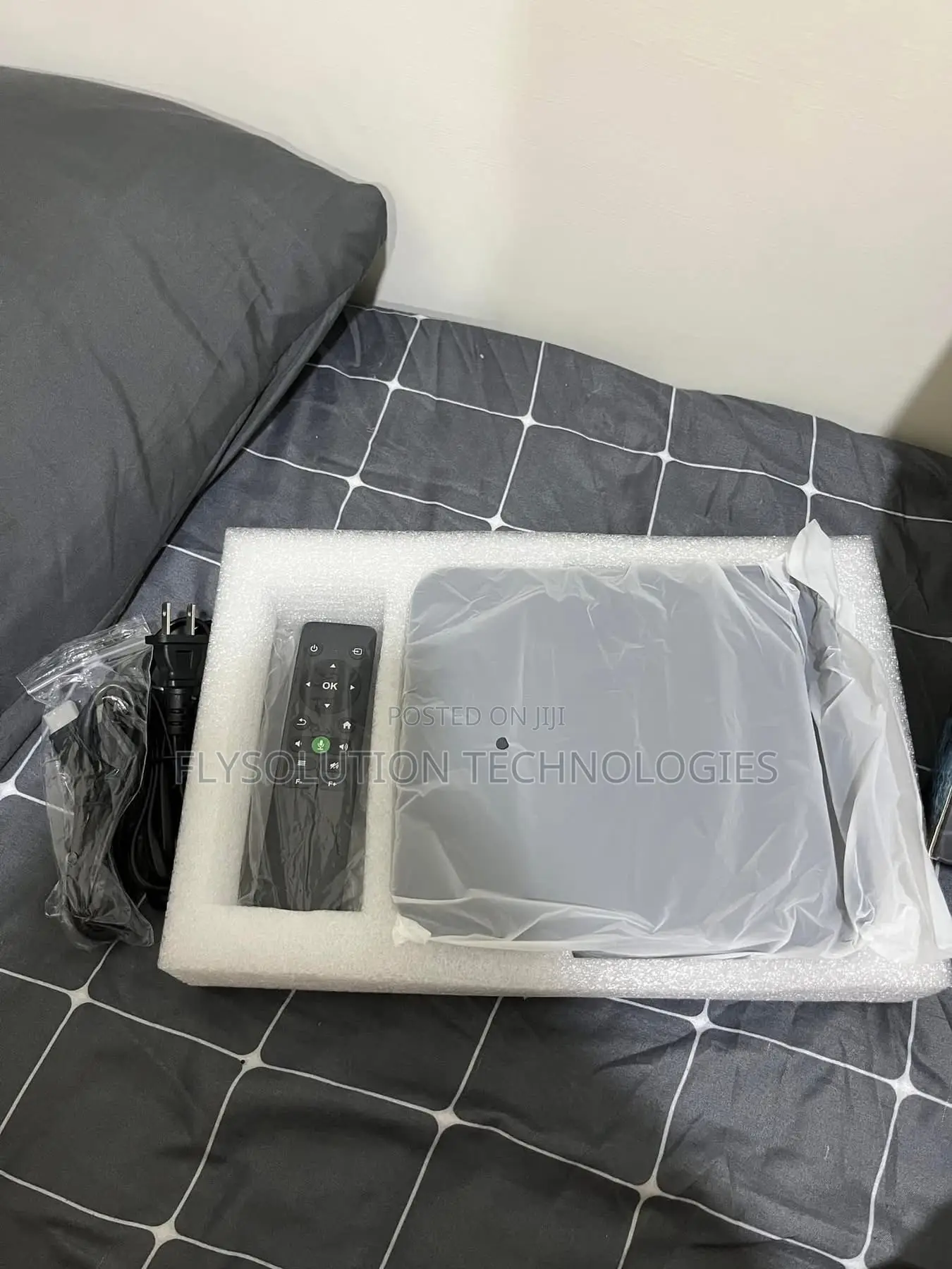 Owlenz Android Smart 2800 Lumen HD WiFi Bluetooth Projector