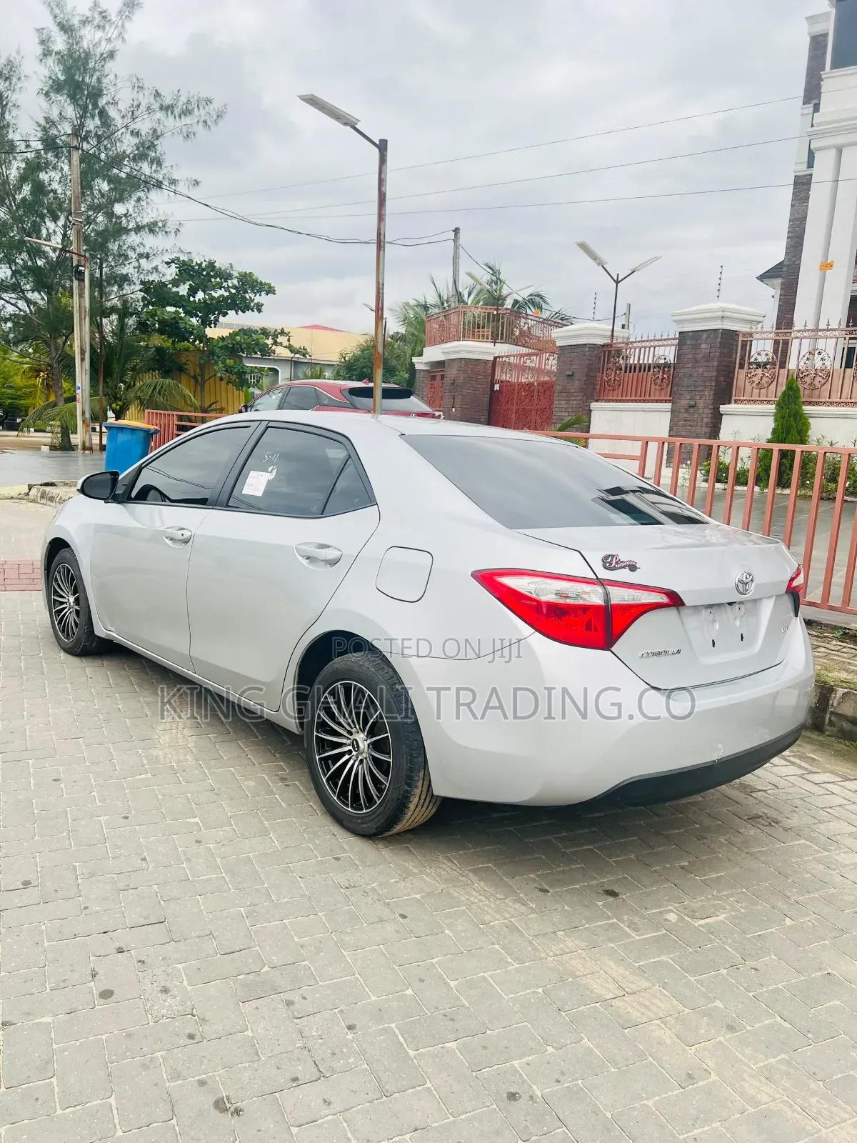 Toyota Corolla LE 4dr Sedan (1.8L 4cyl CVT) 2016 Silver