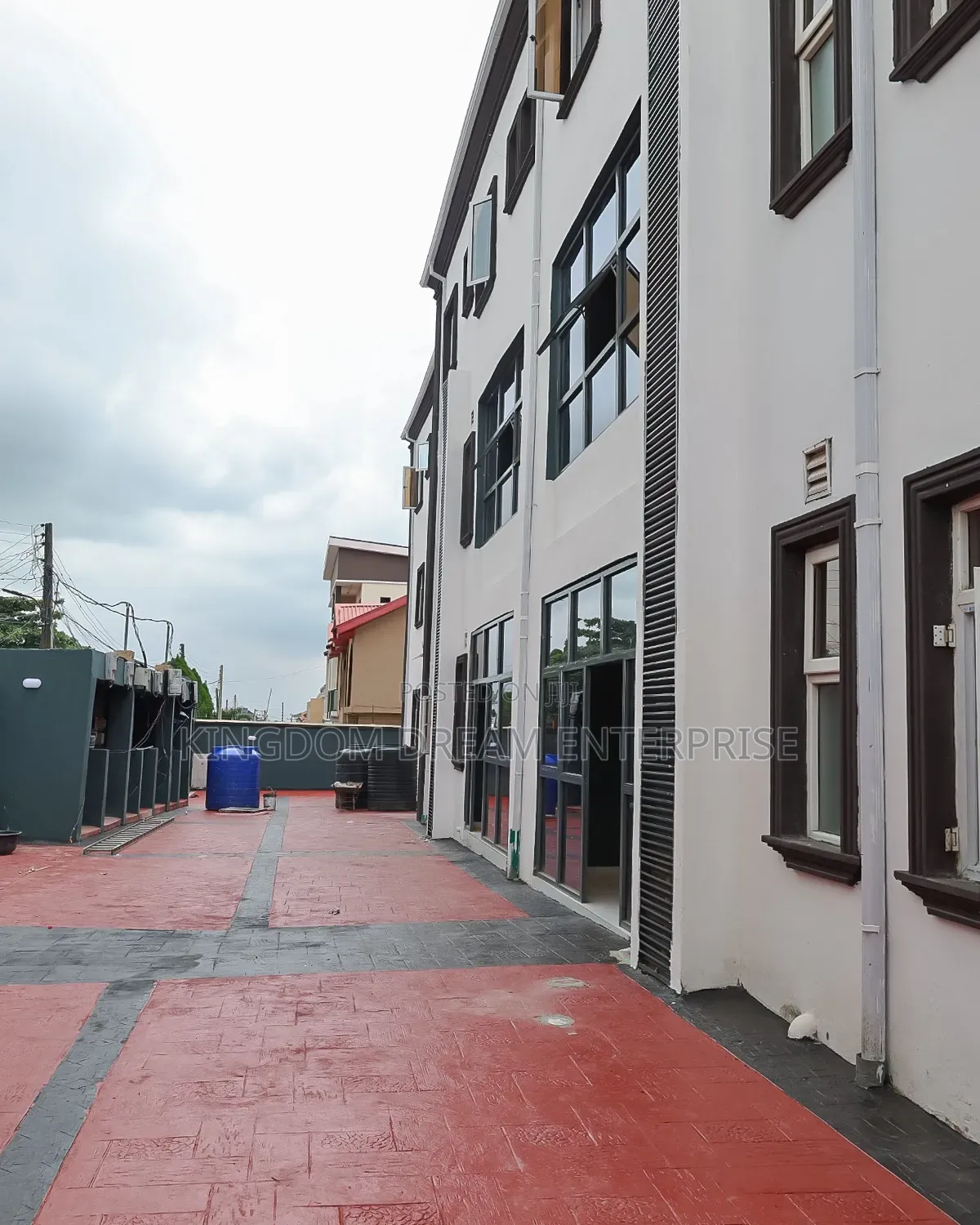 3bdrm Block of Flats in Magodo Phase 1 Lagos for rent