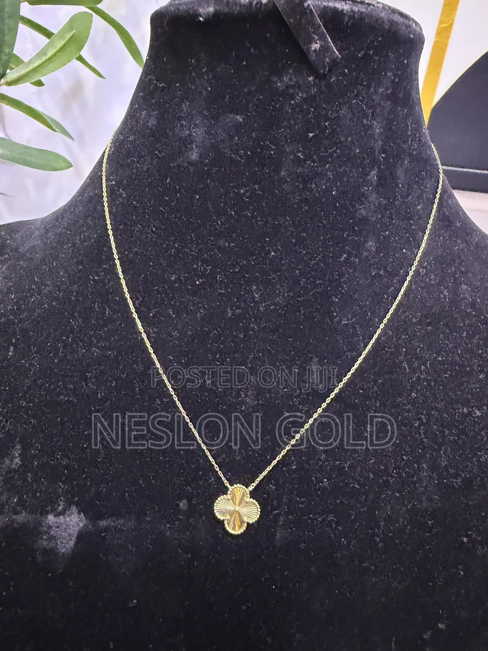 ITALY 750 Tested 18karat Solid Gold Vanclef Design