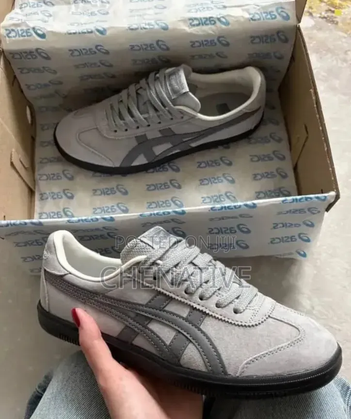 Onitsuka Tiger Trending Unisex Sneakers Available in Ash and Pink