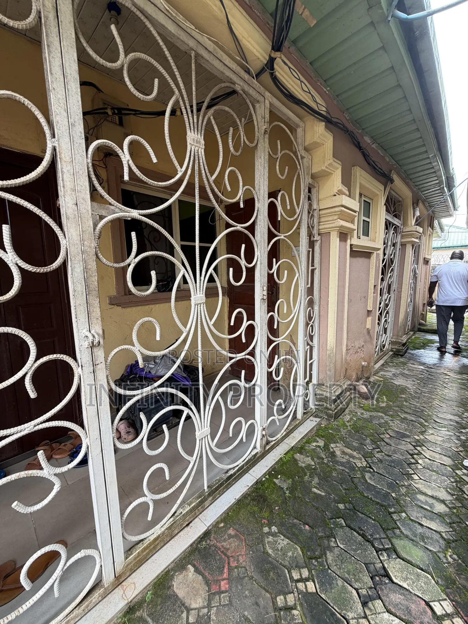 2bdrm Block of Flats in Ugbor Central, Benin City for sale