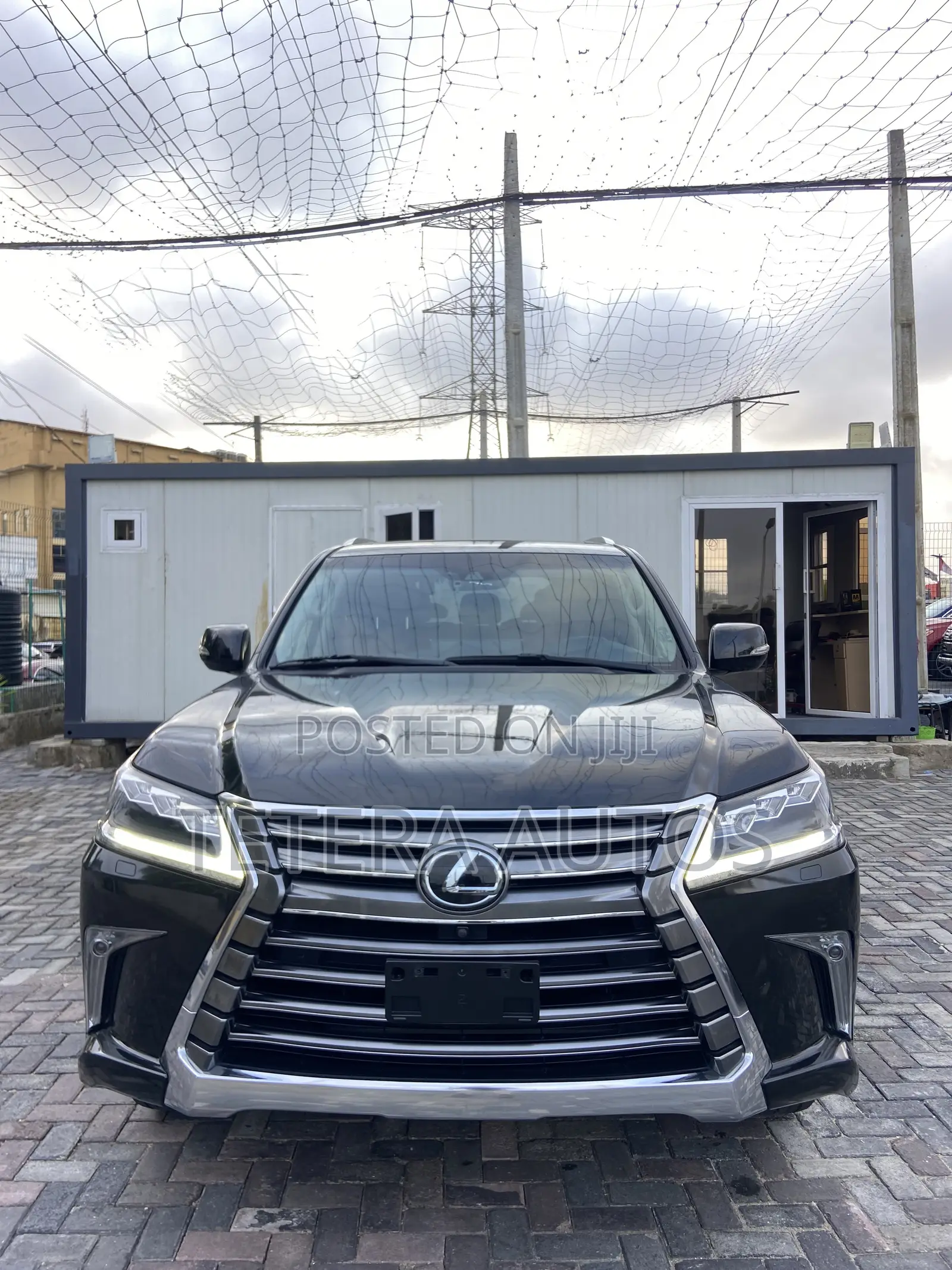 Lexus LX 570 (5 seats) AWD 2017 Black