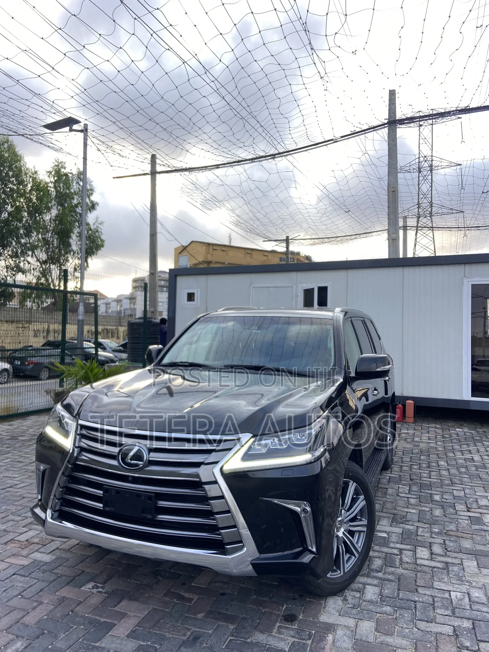Lexus LX 570 (5 seats) AWD 2017 Black