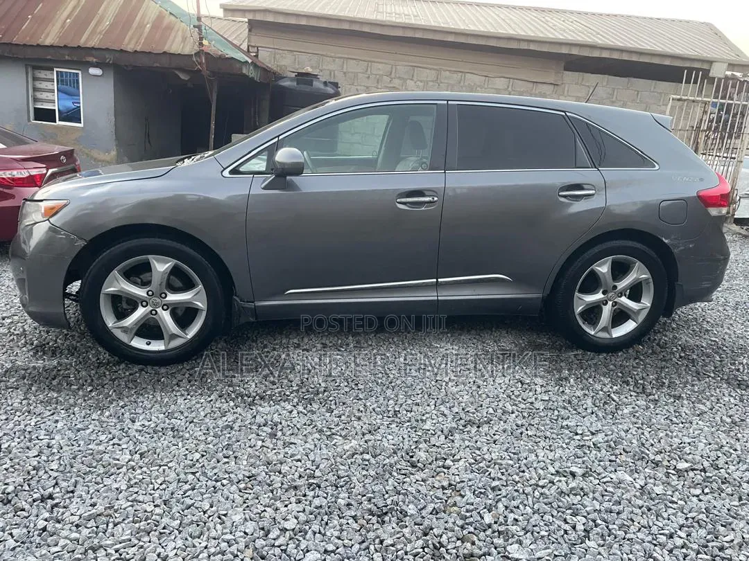 Toyota Venza 2010 Gray