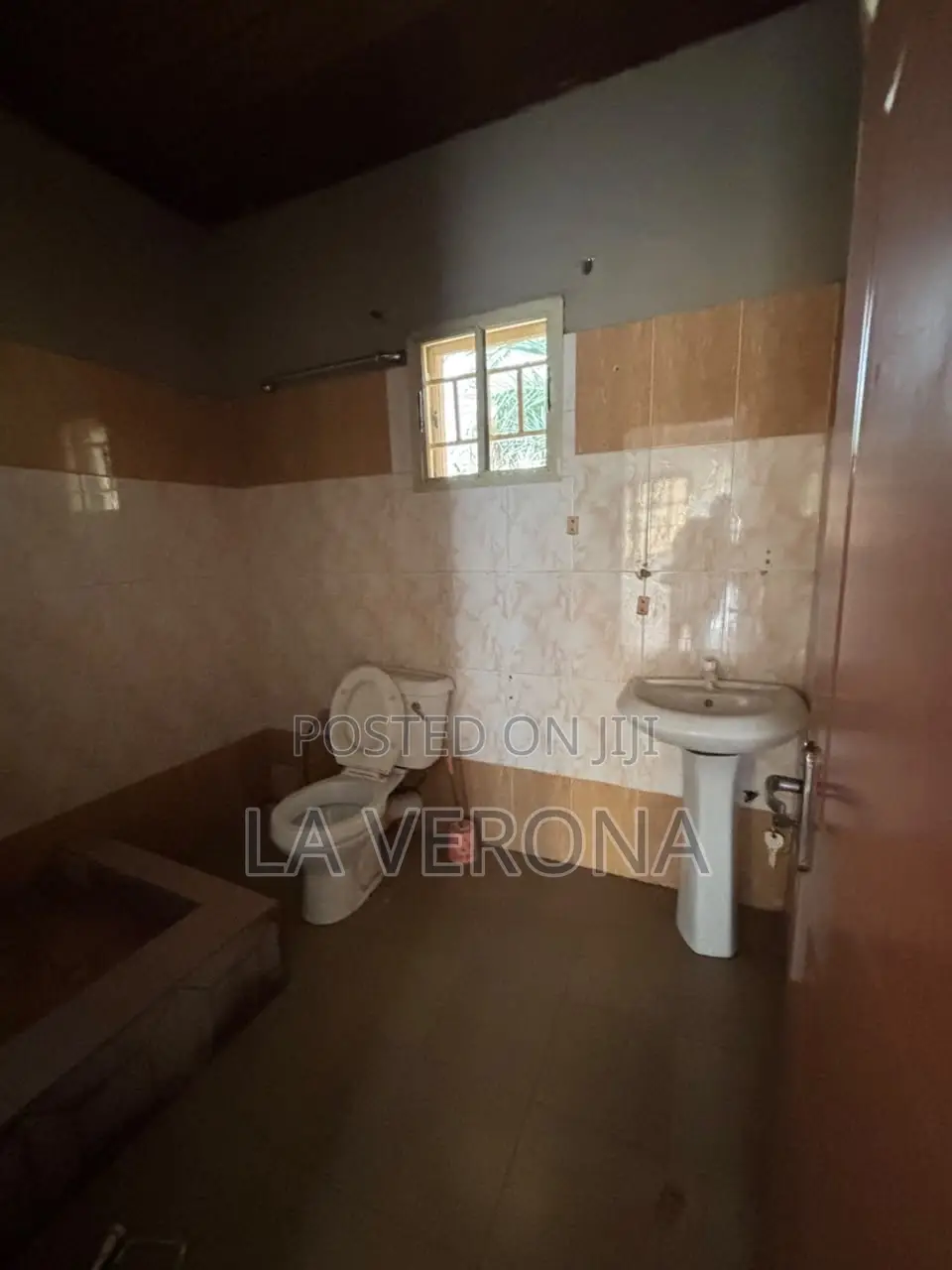 1bdrm Room & Parlour in Jabi for rent