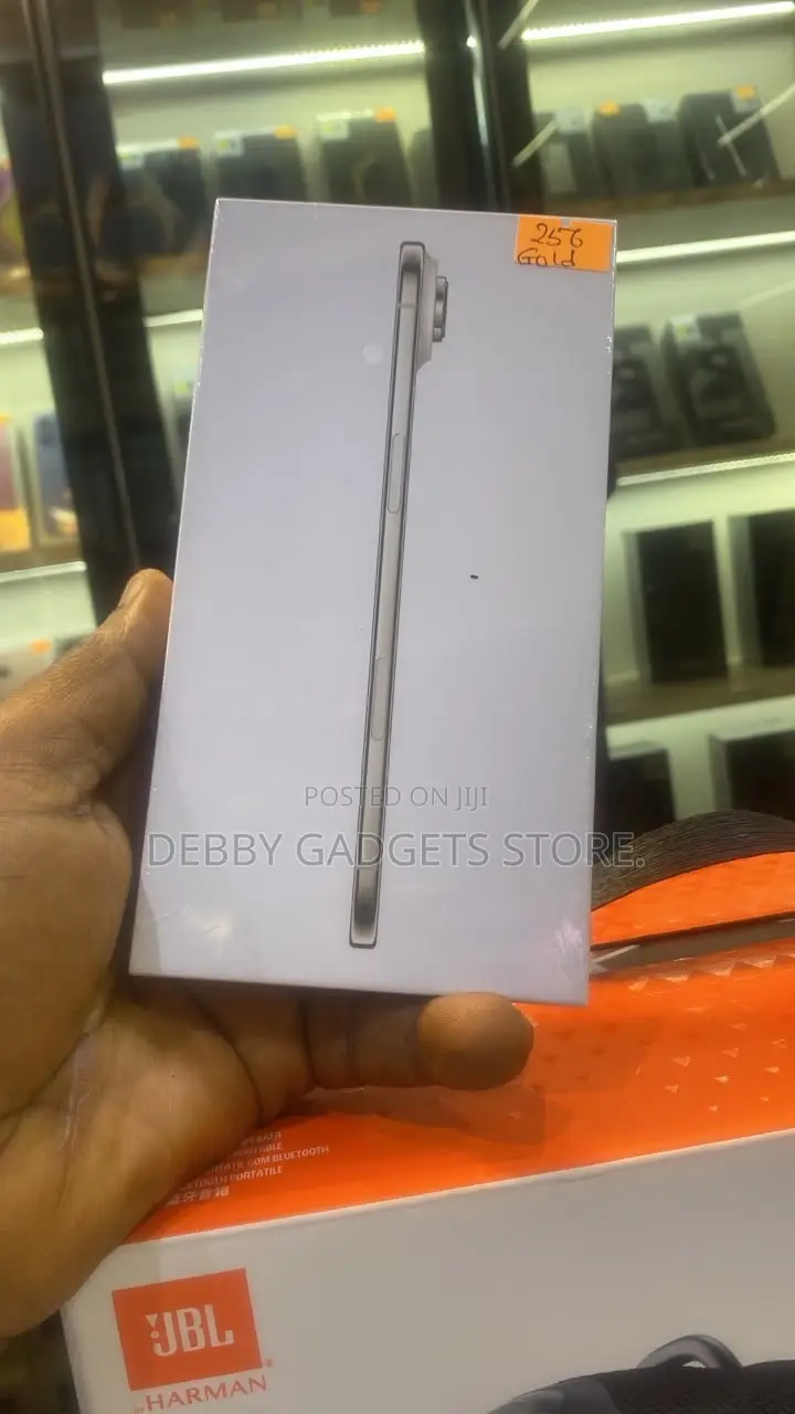 New Apple iPhone Air 256 GB Gold