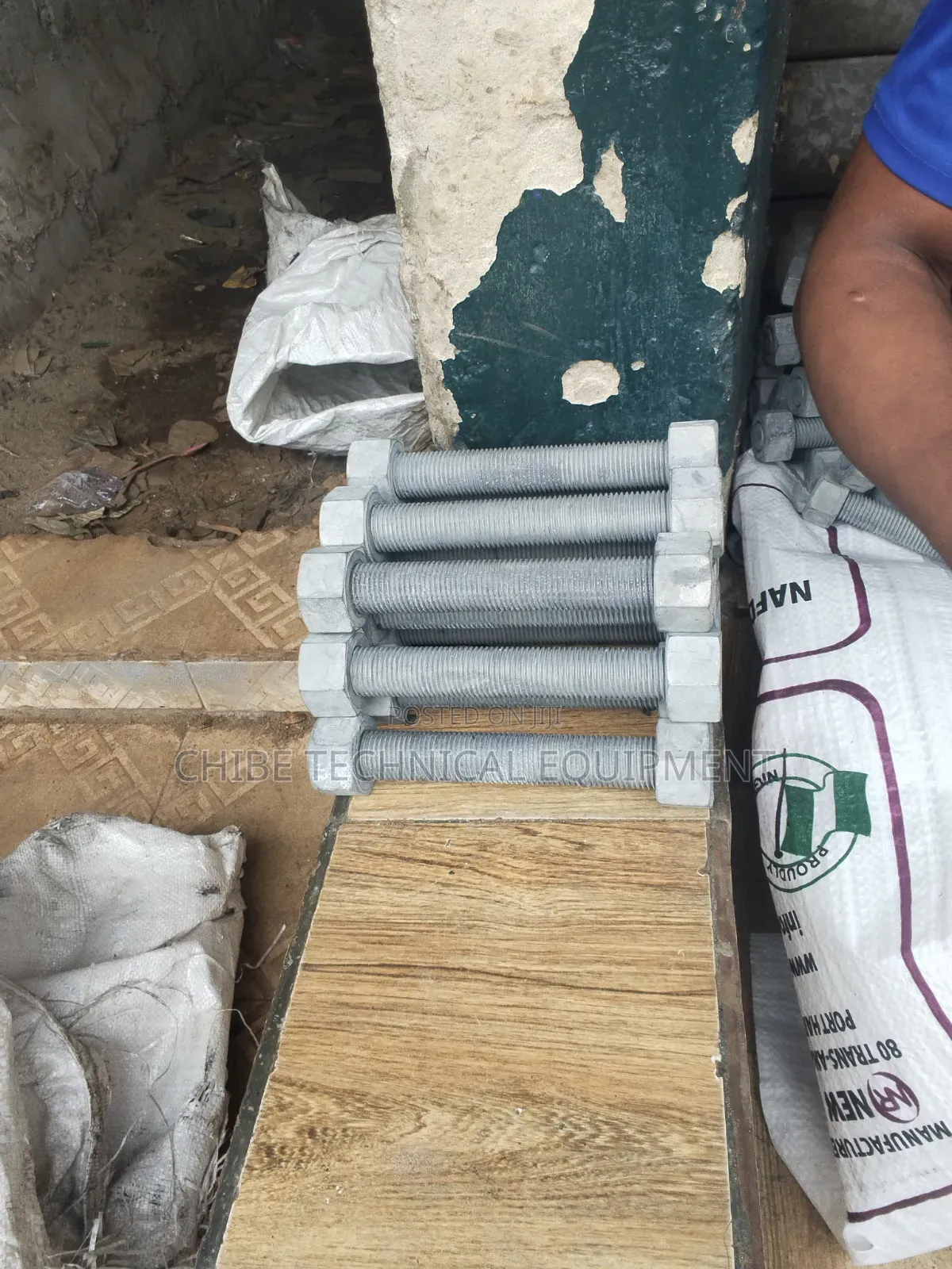1.1/4 X 230 Stud Bolt and Nut Hot Dip