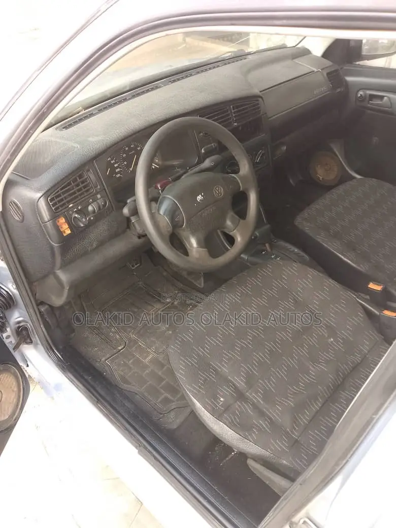 Volkswagen Golf 1.6 Automatic 2001 Silver
